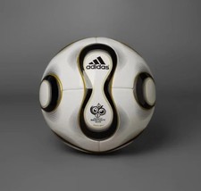 Adidas teamgeist pallone usato Adidas teamgeist pallone usato  Spedire a Italy