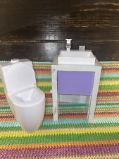 Muebles de baño para casa de muñecas Barbie lavabo e inodoro arco iris alto segunda mano  Embacar hacia Argentina