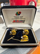 Conjunto de abotoaduras e pinos de gravata capacete Ayrton Senna - MIKE FOLLER - Base Off Senna comprar usado  Enviando para Brazil