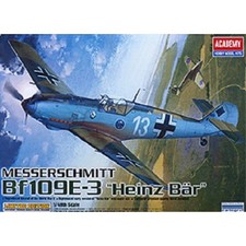 Modello aereo messerschmitt usato  Spedire a Italy