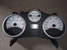 Quadro strumenti contachilomet usato  Ferentino