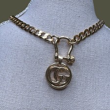Gargantilha de colar com pingente de ouro brilhante robusto com logotipo Gucci GG upcycled comprar usado  Enviando para Brazil