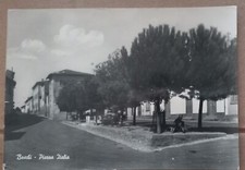 Baschi piazza italia usato  Nettuno