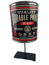 Tintas duráveis de qualidade mundial Obey lata vermelha display decorativo em suporte, usado comprar usado  Enviando para Brazil