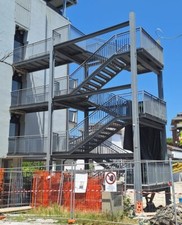 Scala esterna imbullonata usato  Roma