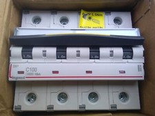 Disjoncteur 10000 16ka d'occasion  Rouen-