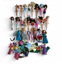 Usado, Lote de 24 bonecas Barbie + pacote misto de roupas Disney princesa fashionistas comprar usado  Enviando para Brazil