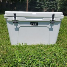 Yeti tundra 105 for sale  Ames