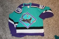 Usado, Camiseta CCM autêntica Oakland Skates RHI hóquei em patins XL RARA estado perfeito comprar usado  Enviando para Brazil