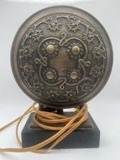LÂMPADA ESCULTURA VINTAGE BRONZE REDONDA ESCUDO GUERREIRO comprar usado  Enviando para Brazil