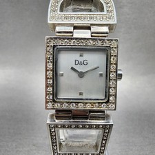 Relógio Dolce & Gabbana Tank Feminino 21mm Mostrador Prata Aço Cristal Acento NewBattAB comprar usado Relógio Dolce & Gabbana Tank Feminino 21mm Mostrador Prata Aço Cristal Acento NewBattAB comprar usado  Enviando para Brazil