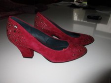 Chaussures couleur pourpre d'occasion  Noyal-Châtillon-sur-Seiche