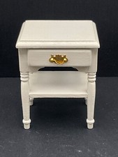Mesa de cabeceira branca miniatura 1:12 para casa de bonecas com gaveta comprar usado  Enviando para Brazil