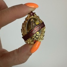 Distintivo da União Soviética mineiro de honra da indústria metalúrgica 1957 anos URSS comprar usado  Enviando para Brazil