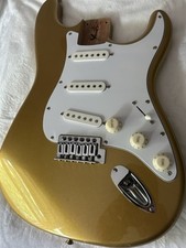 Guitarra Fender Squier Affinity Stratocaster dourada corpo bloco gordura latão e doces comprar usado  Enviando para Brazil