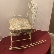 Cadeira de Balanço Infantil Vintage Ferro Forjado Balancim de Metal Branco com Almofada de Tapeçaria comprar usado  Enviando para Brazil