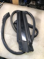2002-2006 Subaru Impreza WRX Vedação de Guarnição de Porta de Pilar Exterior de Passageiro RH SEDAN comprar usado  Enviando para Brazil