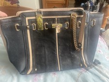Large river island for sale  CREDITON