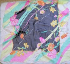 Joli foulard écharpe d'occasion  Chevilly-Larue