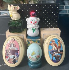 Lote Vintage Avon de Cinco Mini Garrafas, Latas e Conjunto de Sabonetes Colecionáveis Vintage Lote Avon comprar usado  Enviando para Brazil