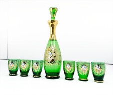 Conjunto de decantador vintage de licor boêmio verde esmeralda e vidro floral dourado levantado comprar usado Conjunto de decantador vintage de licor boêmio verde esmeralda e vidro floral dourado levantado comprar usado  Enviando para Brazil
