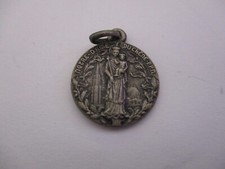 Ancienne medaille religieuse d'occasion  Prades