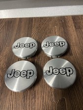 CONJUNTO DE 4 TAMPAS DE CENTRO DE RODA PRATA ESCOVADA 55mm/2.16in para Jeep GRAND CHEROKE, usado comprar usado  Enviando para Brazil
