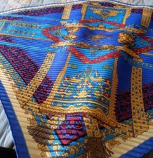 Foulard hermés plissé d'occasion  Cachan