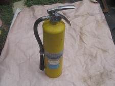 Usado, Extintor de incêndio químico seco TRIPLEX ABC 10 lb 175 PSI conteúdo. comprar usado Usado, Extintor de incêndio químico seco TRIPLEX ABC 10 lb 175 PSI conteúdo. comprar usado  Enviando para Brazil