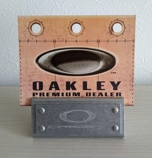 Cartões de exibição e suportes masculinos Oakley novidade muito boa loja revendedor edição limitada Ra, usado comprar usado  Enviando para Brazil