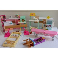 Lote de brinquedos de boneca Barbie - decoração de bolo, abelhas, escola, compras e muito mais comprar usado  Enviando para Brazil
