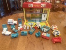 Móveis antigos de hospital e berçário infantis Fisher Price  comprar usado  Enviando para Brazil
