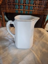 Ancien pichet blanc d'occasion Ancien pichet blanc d'occasion  Villeneuve-la-Guyard