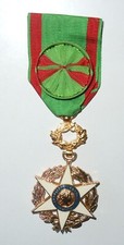 Medaille ordre merite d'occasion  Senozan