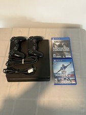 PlayStation 4 Slim 500GB preto + 2 controles e 2 jogos (leia a descrição) comprar usado  Enviando para Brazil