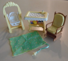 Fisher-Price Loving Family Dollhouse mesa de bebê, cadeira de balanço, cobertor e balanço comprar usado  Enviando para Brazil