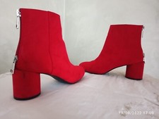 Stivaletto donna bershka usato  Carsoli