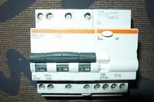 Disjoncteur differentiel triph d'occasion Disjoncteur differentiel triph d'occasion  Barr