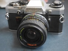 Olympus om10 fotocamera usato  Spedire a Italy