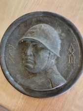 Mussolini dux medaglione usato  Italia