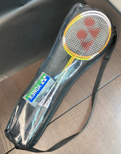 2 raquetes de badminton Yonex GR 505 eixo de aço de baixa torção, petecas e tampa comprar usado 2 raquetes de badminton Yonex GR 505 eixo de aço de baixa torção, petecas e tampa comprar usado  Enviando para Brazil