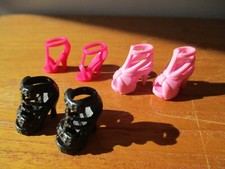 Usado, 3 pares de sapatos da moda vintage da Barbie comprar usado  Enviando para Brazil