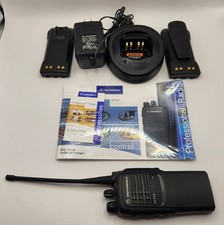 Rádio Motorola HT750~Bateria Extra~Carregador~Guia do Usuário. comprar usado  Enviando para Brazil