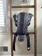 Porta-bebês Baby Bjorn original cinza escuro 25 lb. Max Baby Wearing infantil em excelente estado usado comprar usado  Enviando para Brazil
