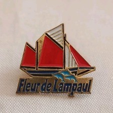 Pin voilier fleur d'occasion  La Châtaigneraie