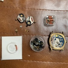 Lot mouvements pièces d'occasion Lot mouvements pièces d'occasion  Esvres