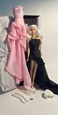 Boneca da moda Susie S.Casa R&D platina rosa + vestido preto bônus caixa de cetim comprar usado  Enviando para Brazil