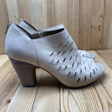 Sapatos Clarks Artisan Feminino Tamanho 8 Biqueira Aberta Salto Bege Couro Bombas 1956 comprar usado  Enviando para Brazil