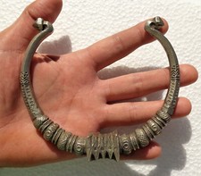 Collana etnica torque usato  Scandicci
