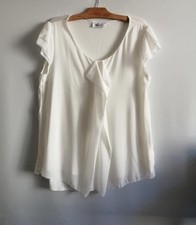 Blouse blanche polyester d'occasion  Bourg-de-Thizy